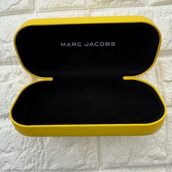 MARC JACOBS Yellow Hardshell Sunglasses Case - Picture 4 of 5